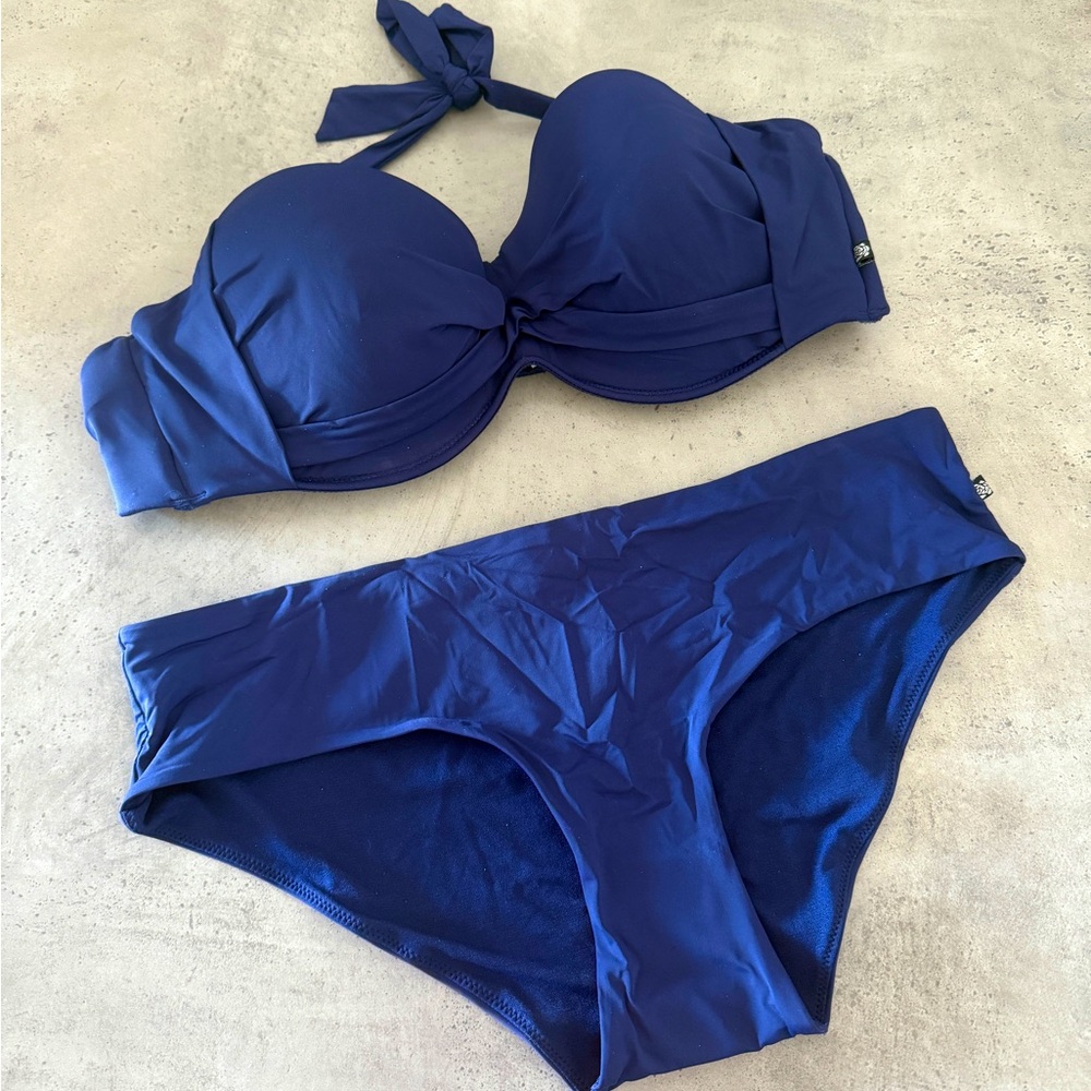 La Vie En Rose royal blue bikini 🦋